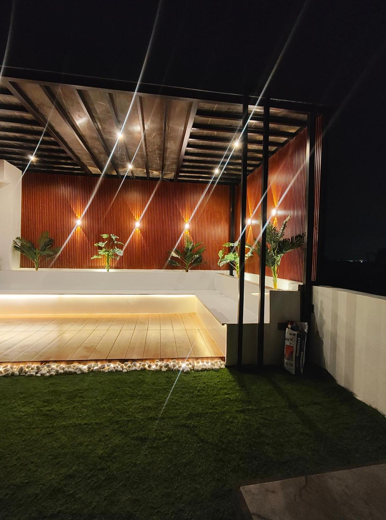 Отель Enchanted The Roof Rekha, With Private Trace Garden Нью-Дели Экстерьер фото